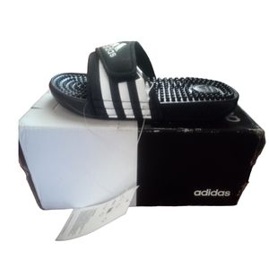 NWT Kids Nike Shoes Size 5.5